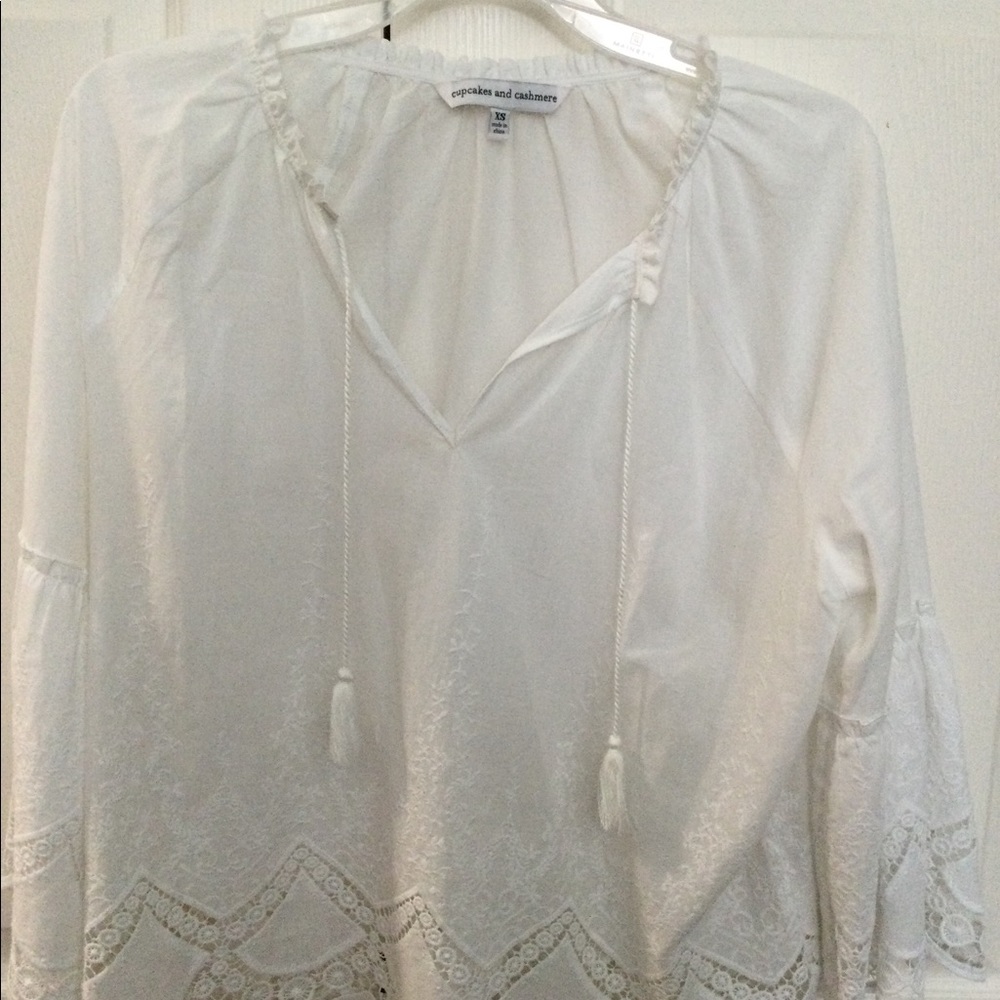 Cupcakes and Cashmere Maya blouse white xs